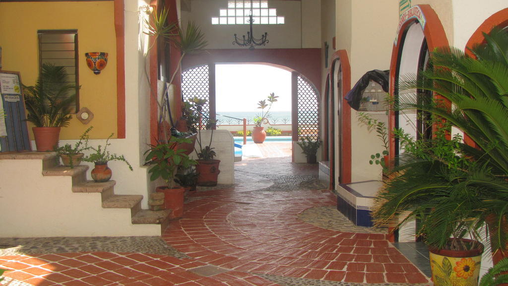 La Paloma Oceanfront Retreat Hotel Сан Патрисио Мелаке Екстериор снимка